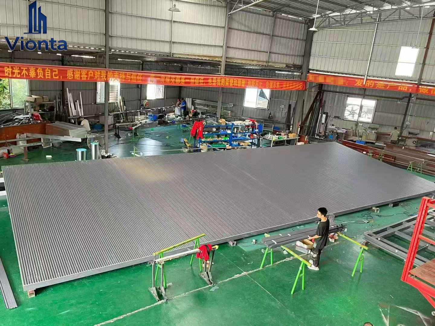 Aktualizacja dostawy metalowej aluminiowej pergoli Vionta