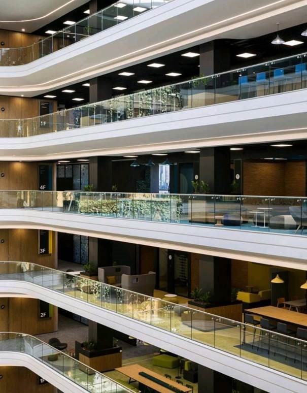 Czy balustrady szklane są bezpieczne dla balkonów i tarasów?