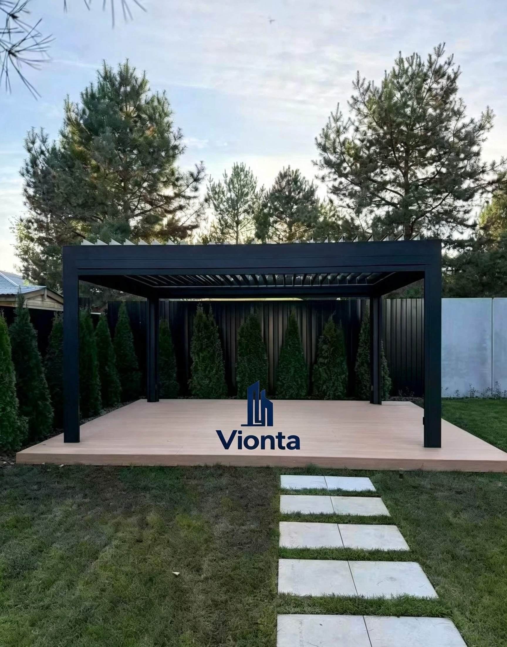 Klient z Rosji udostępnił ukończoną instalację pergoli z czarnego aluminium